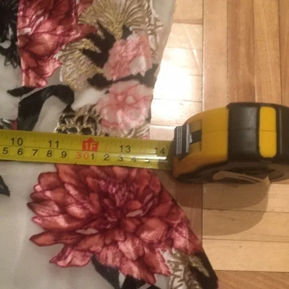 Guess  embroidered  flower dress NWOT​​​ - Picture 12 of 13